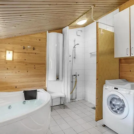 Dom wakacyjny In With Sauna *